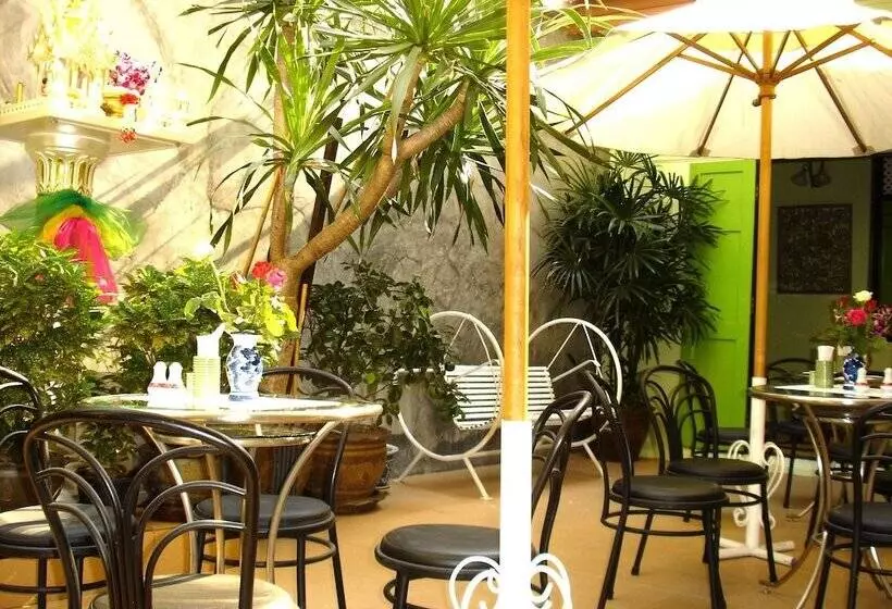 Fotos del hotel The Bang Khun Phrom Suites:  18