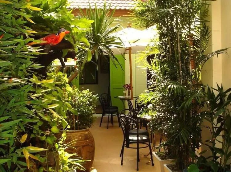 Fotos del hotel The Bang Khun Phrom Suites:  5