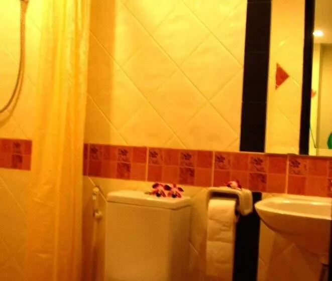 Fotos del hotel The Bang Khun Phrom Suites:  11