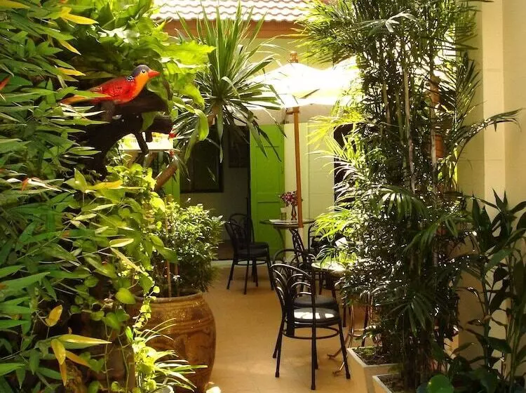 Fotos del hotel The Bang Khun Phrom Suites:  23