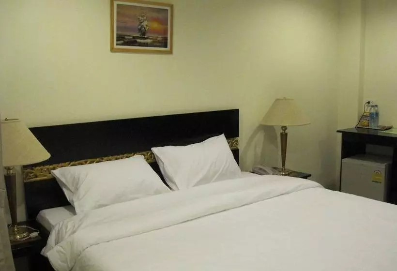 Fotos del hotel The Bang Khun Phrom Suites:  13