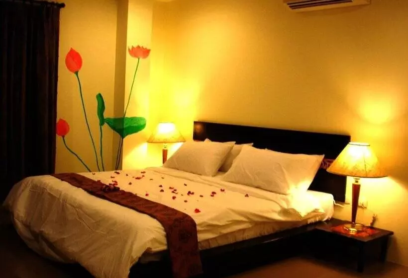 The Bang Khun Phrom Suites