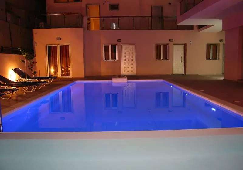 Fotos del hotel Blue Sky Hotel Apartments:  2