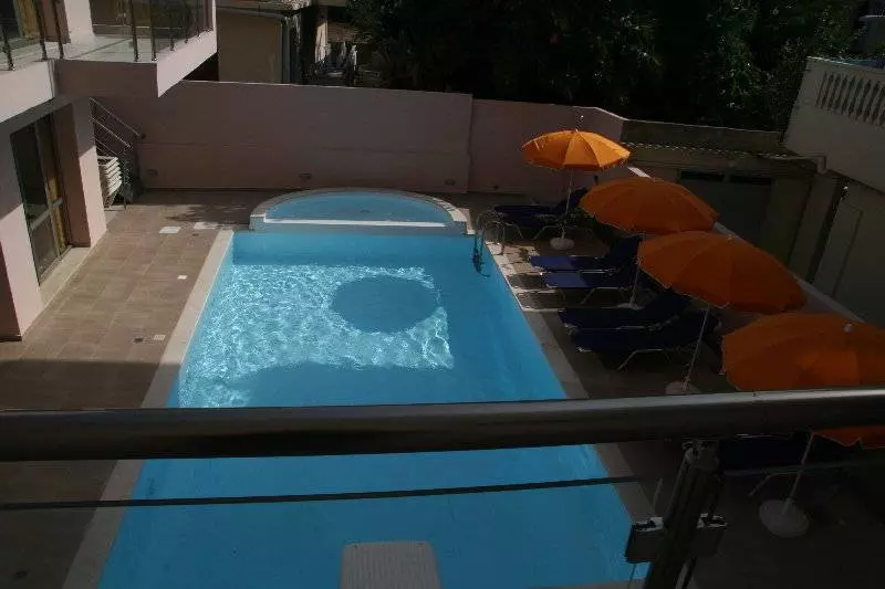 Fotos del hotel Blue Sky Hotel Apartments:  8