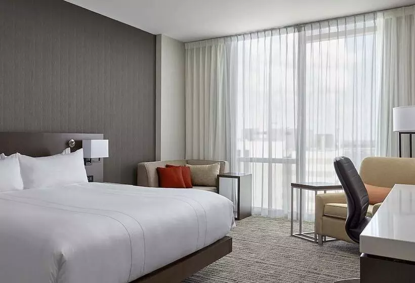 Fotos del hotel Calgary Airport Marriott Interminal:  2