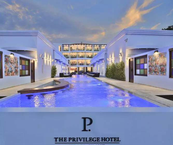 Fotos del hotel The Privilege  Ezra Beach Club:  7