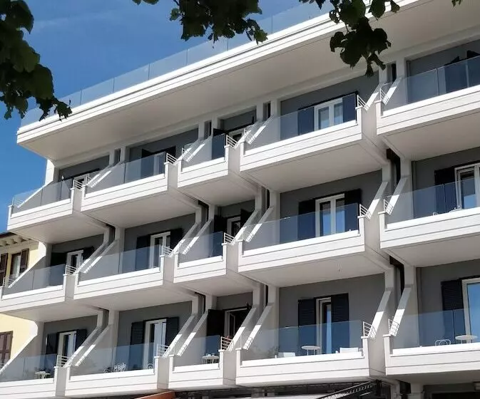 Fotos del hotel Riviera:  8