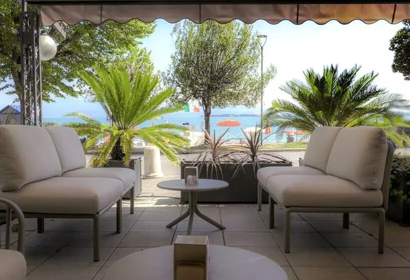 Fotos del hotel Riviera:  4