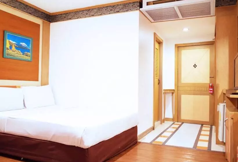 Fotos del hotel The Bavana Surawong Bangkok:  17