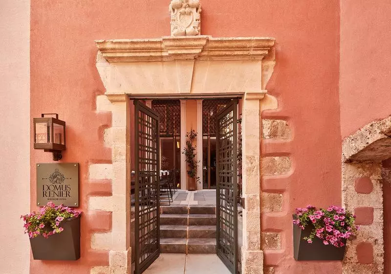 Fotos del hotel Domus Renier Boutique   Historic S Worldwide:  23
