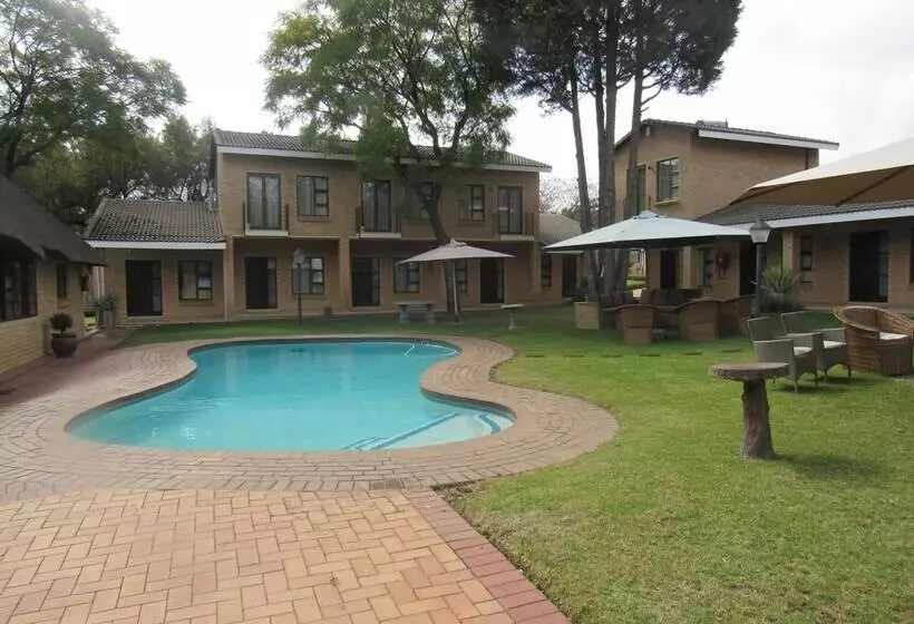 Hoyohoyo Chartwell Lodge