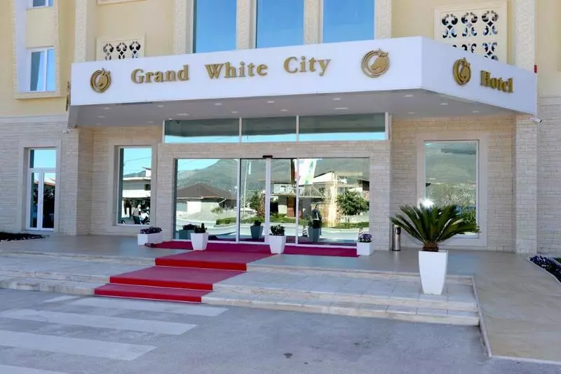 Grand White City