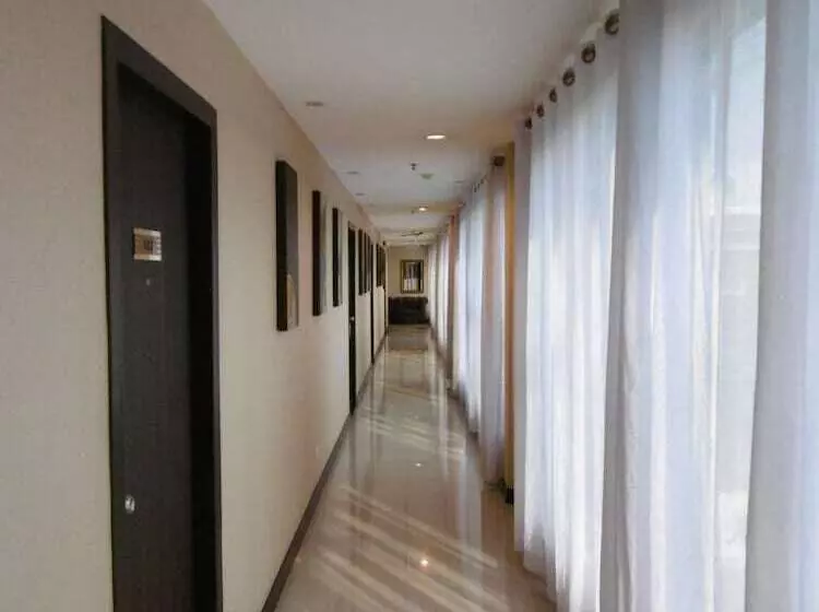Fotos del hotel The Green Bells New Petchburi:  6