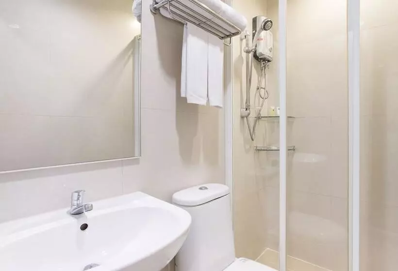 Fotos del hotel The Green Bells New Petchburi:  4