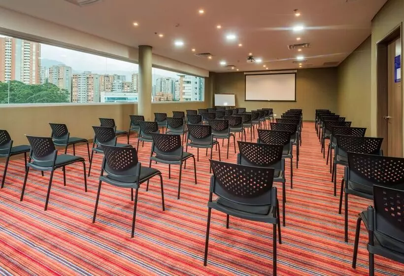 Fotos del hotel Hampton By Hilton Medellin:  14