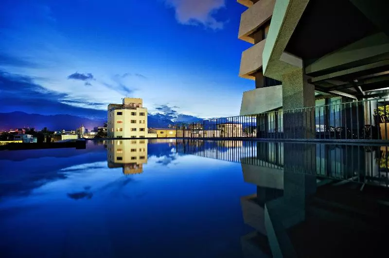 Fotos del hotel The Suites Taitung:  2