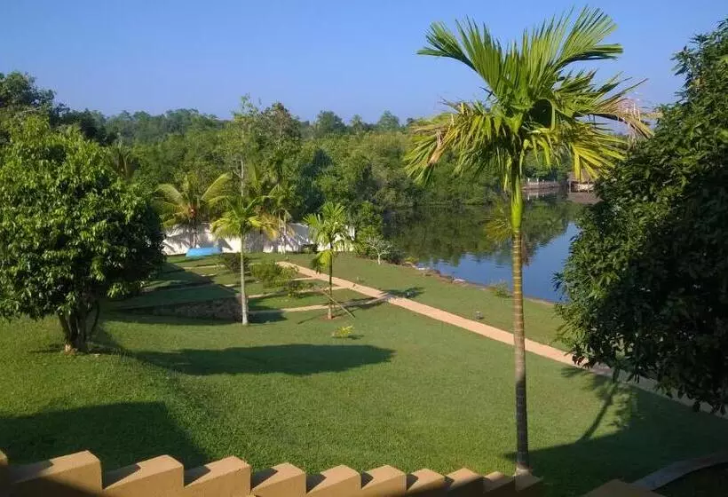 Fotos del hotel Kalla Bongo Lake Resort:  8