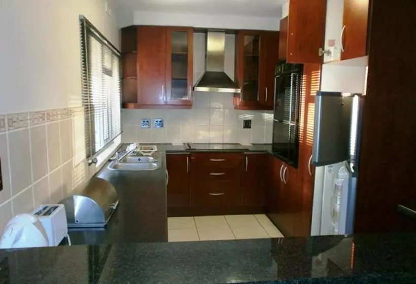 Fotos del hotel Vicmor Court 35 - Apartment:  7