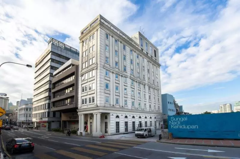 Avenue J Hotel, Central Market