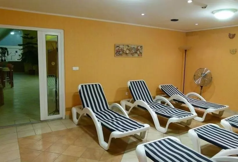 Fotos del hotel Unicornis:  4