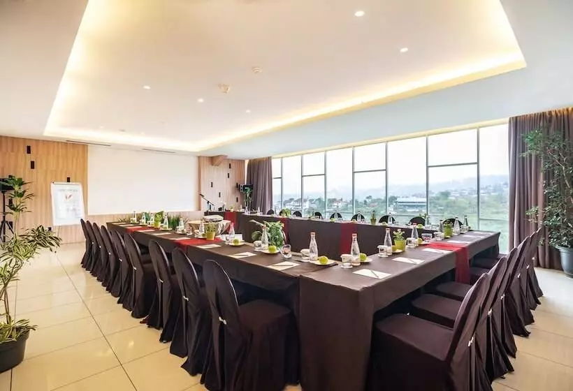 Fotos del hotel Clove Garden Hotel & Residence:  13