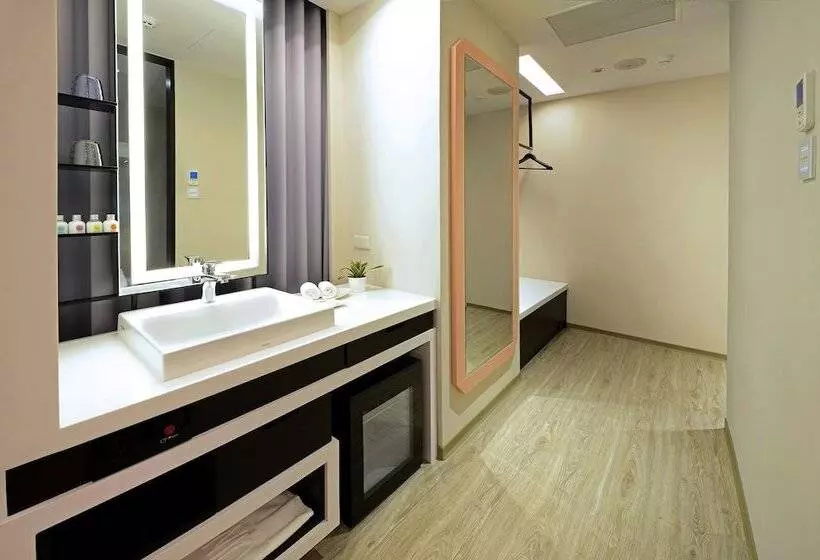 Fotos del hotel Uinn Business Hotelshihlin:  25