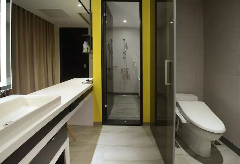 Fotos del hotel Uinn Business Hotelshihlin:  8
