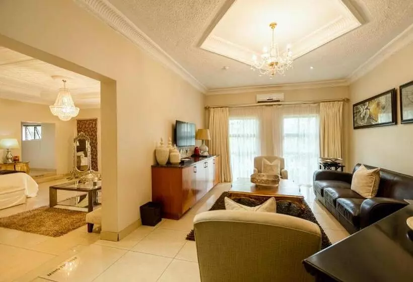 Fotos del hotel The Victoria Falls Deluxe Suites:  21