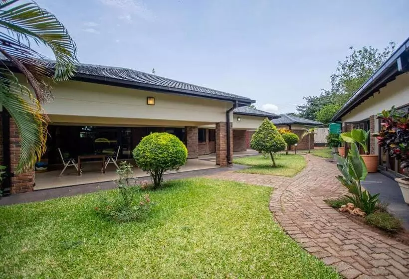 Fotos del hotel The Victoria Falls Deluxe Suites:  16