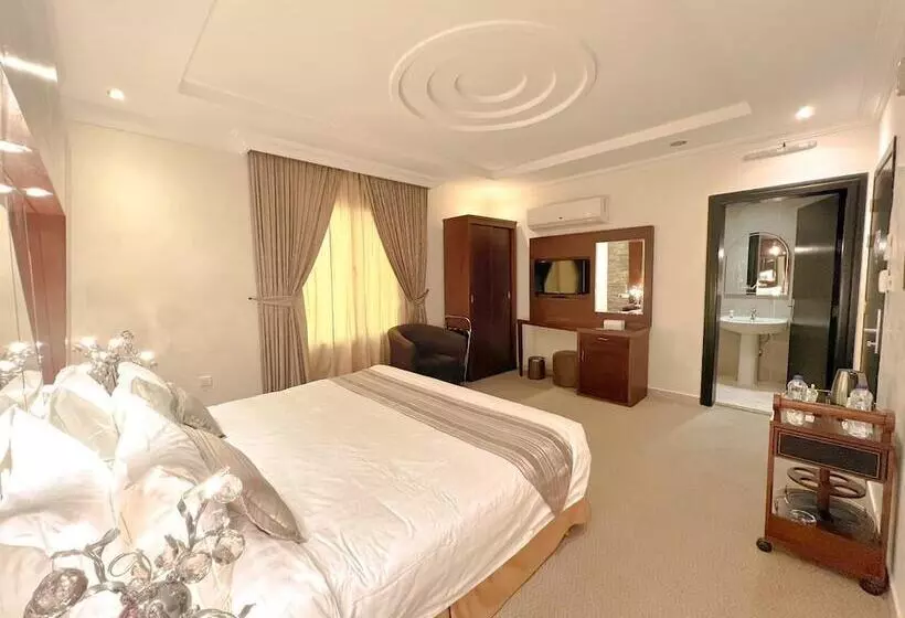Fotos del hotel Loren Suites:  2