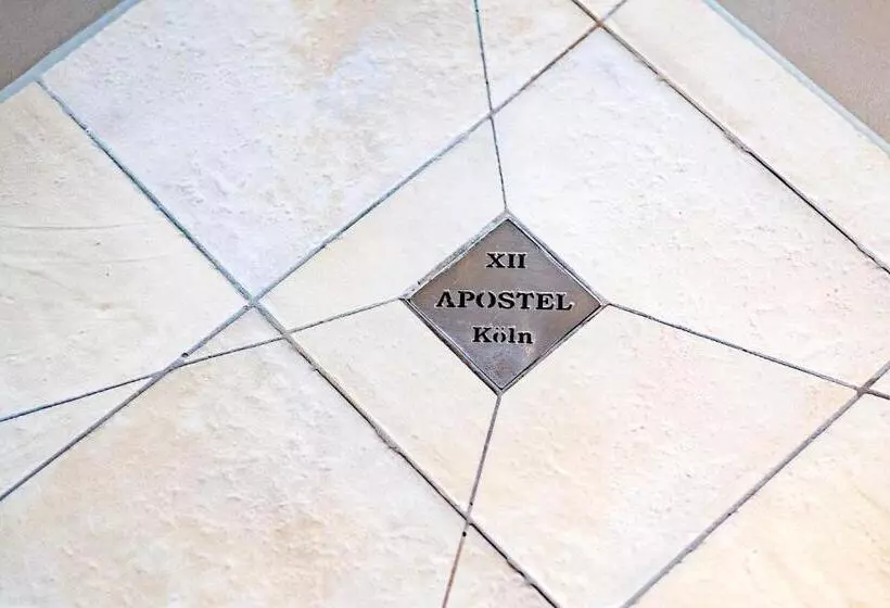 Fotos del hotel Xii Apostel Albergo:  4
