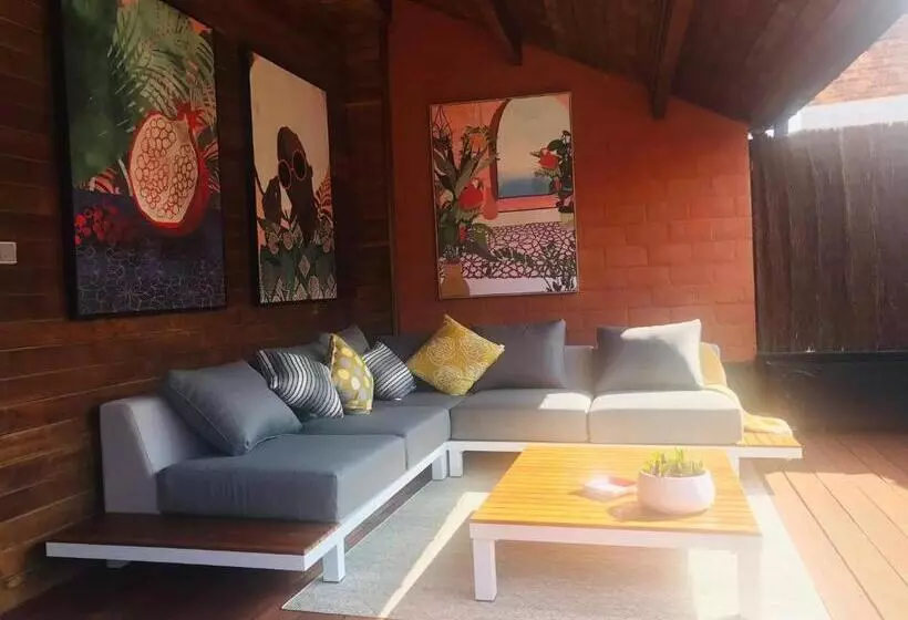 Ganda Rooms & Suites
