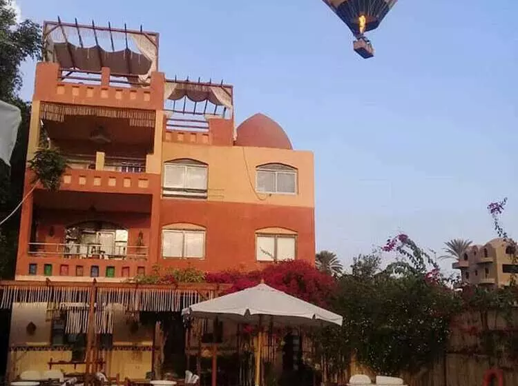 Nile Compound