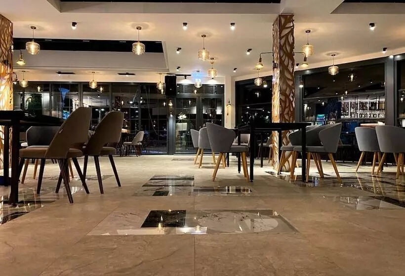 Fotos del hotel Villa Lihnidos Square:  4