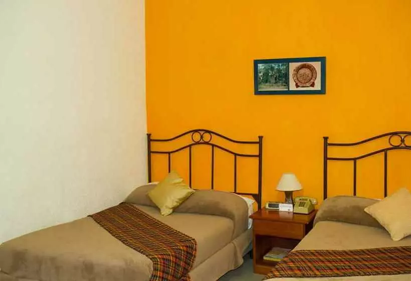 Fotos del hotel Casa Flores De Tikal:  14
