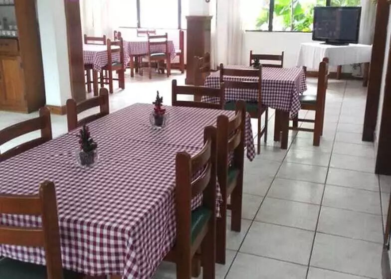 Fotos del hotel Casa Flores De Tikal:  7