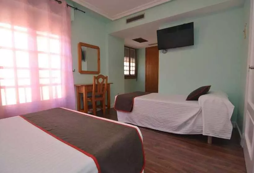 Fotos del hotel Hostería El Bodegón De Gredos:  2
