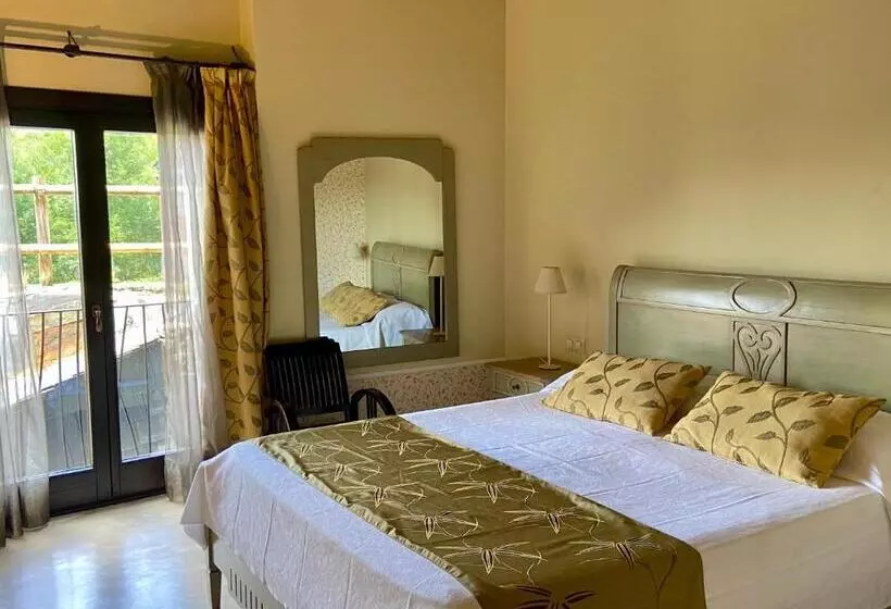 Fotos del hotel Petit Hotel De Riu:  23
