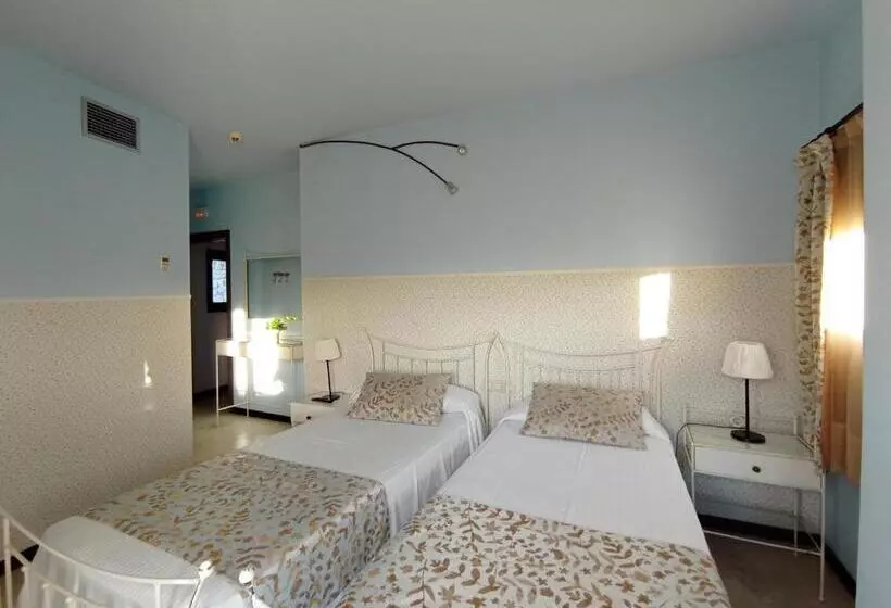 Fotos del hotel Petit Hotel De Riu:  14
