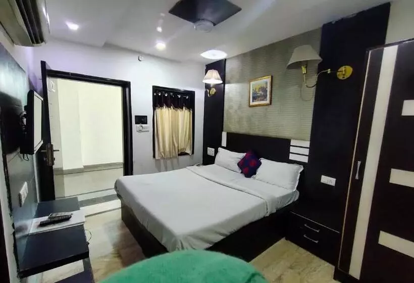 Laxman Resort