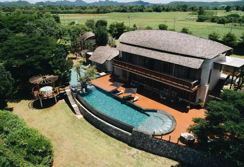 Boribot Pool Resort