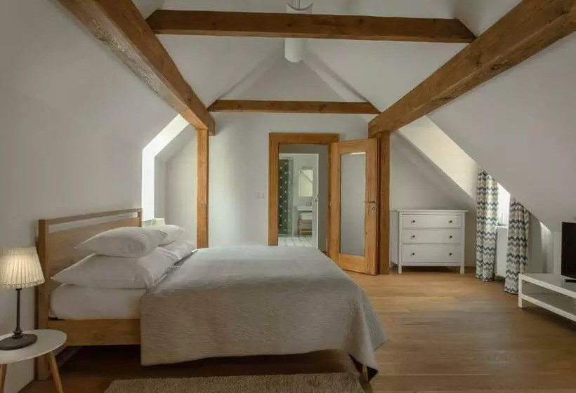 Fotos del hotel At The White Lily:  25