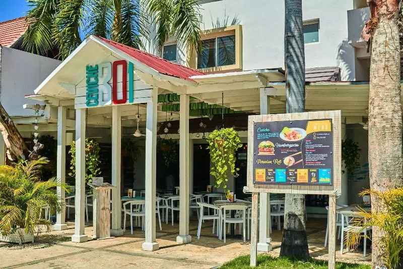 Fotos del hotel Los Corales Beach Village:  3