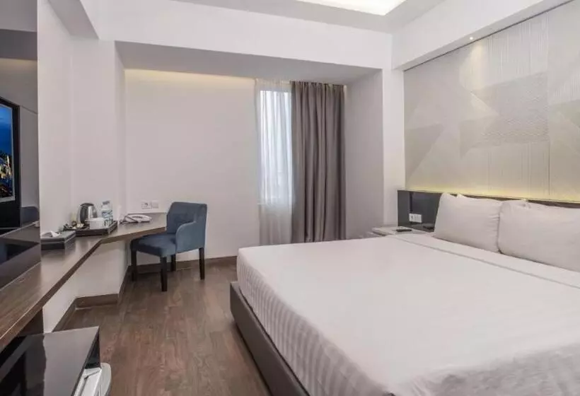 Fotos del hotel Golden Tulip Essential Makassar:  12