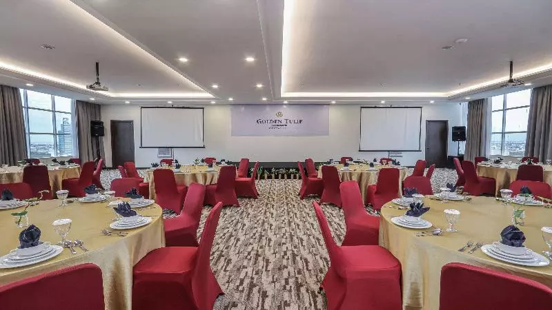 Fotos del hotel Golden Tulip Essential Makassar:  21