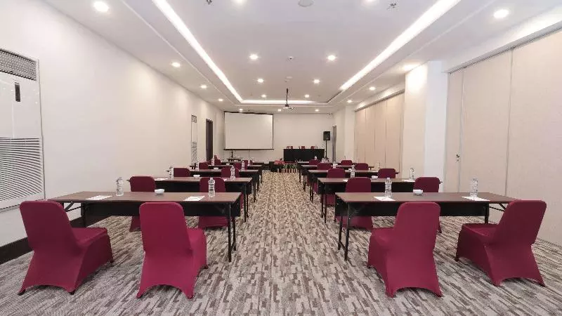 Fotos del hotel Golden Tulip Essential Makassar:  24