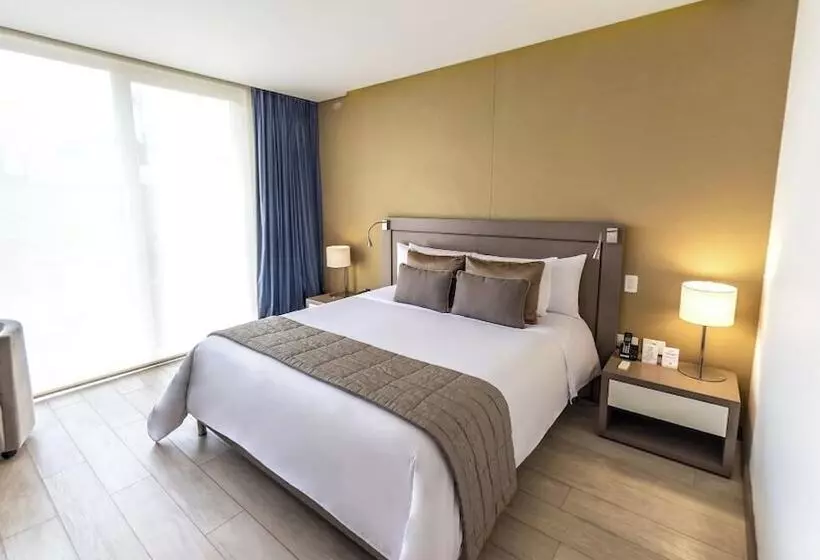 Fotos del hotel 100 Luxury Suites By Preferred:  16
