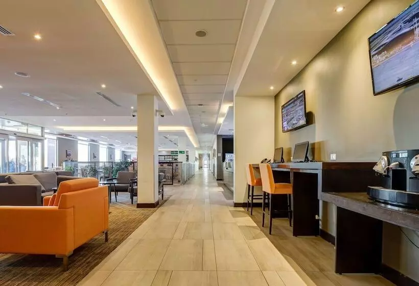 La Quinta By Wyndham Santiago Aeropuerto