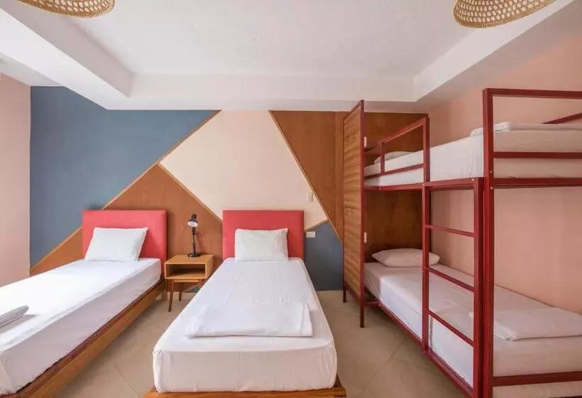 Fotos del hotel Selina Baños:  22