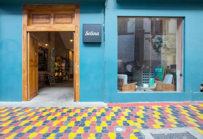 Fotos del hotel Selina Baños:  12